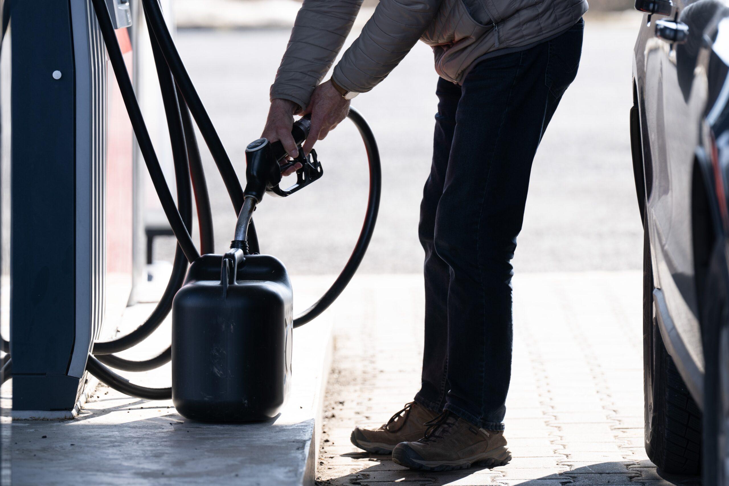 UE ia în calcul raţionalizarea combustibilului în contextul riscului unui şoc energetic prelungit