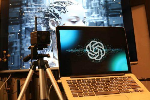 Platformele de inteligenţă artificială ChatGPT, Gemini, Claude şi Grok, nefuncţionale la nivel mondial