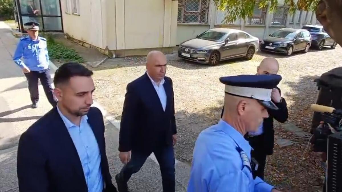 Premierul interimar Ilie Bolojan, audiat la DNA Iaşi