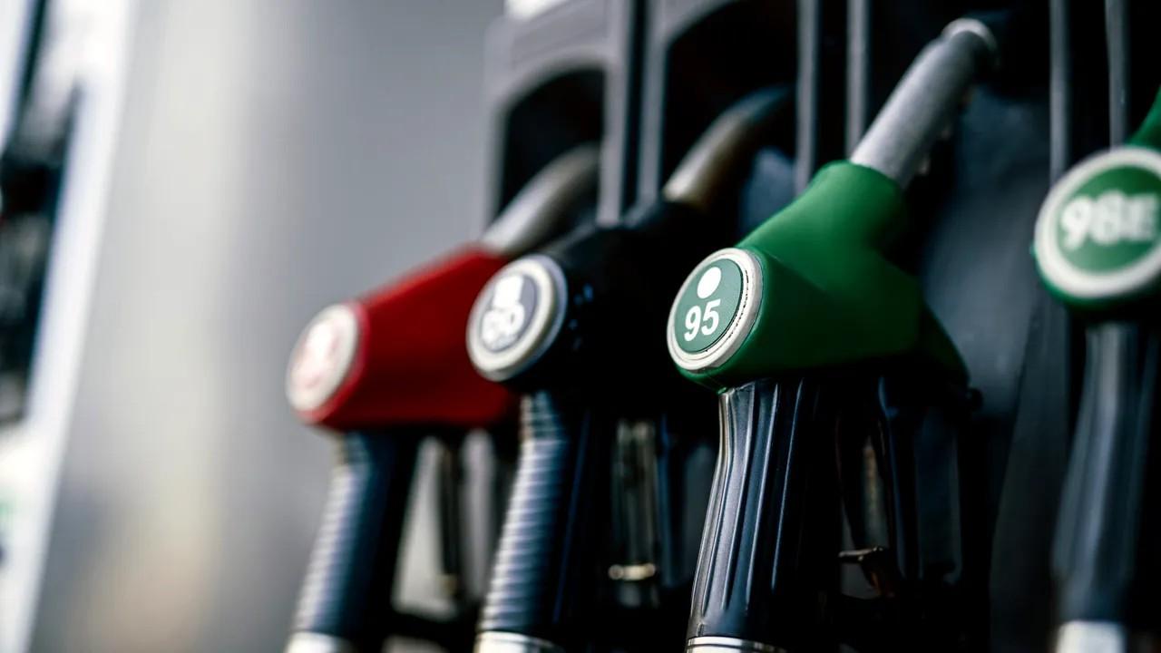 PSD: Măsurile guvernamentale privind preţurile la carburanţi trebuie completate şi cu o reducere a accizelor