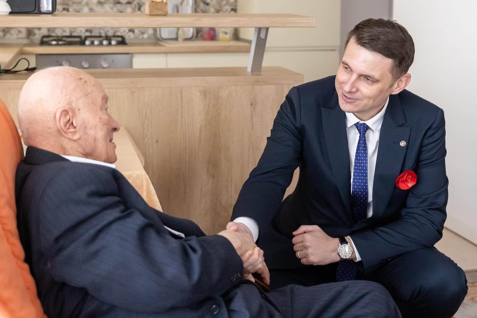 Mircea Abrudean: ”Veteranii de război - simboluri vii ale devotamentului şi jertfei pentru patrie”