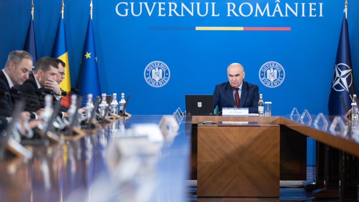 Dispare un privilegiu major. Limitarea cumulului pensie-salariu va fi adoptată astăzi