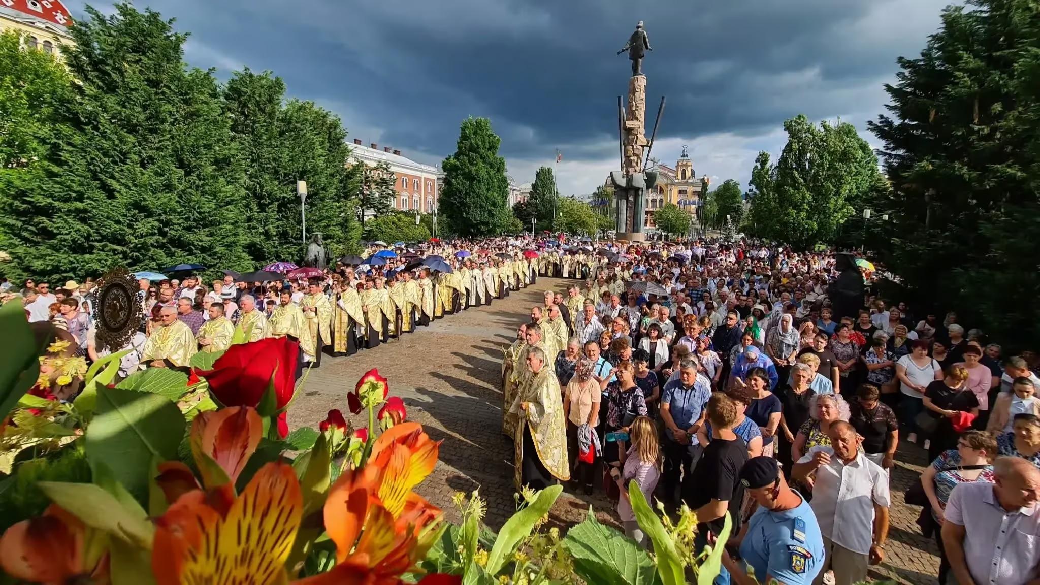 Arhiepiscopia îi invită pe credincioşii clujeni la Procesiunea de Rusalii, cu rugăciune pentru roadele pământului