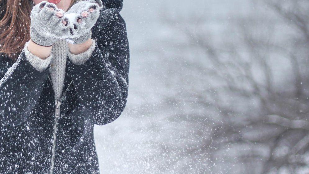 Vreme deosebit de rece, ninsori şi viscol, la nivelul întregii ţări, până joi dimineaţa